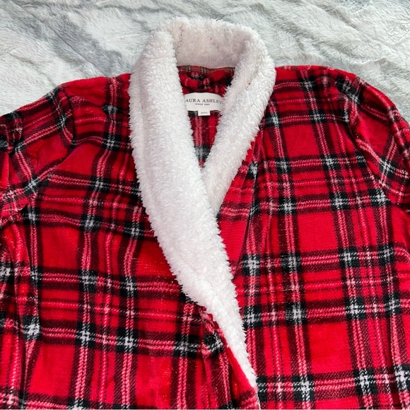🚨Laura Ashley Robe❤️ - Picture 4 of 6